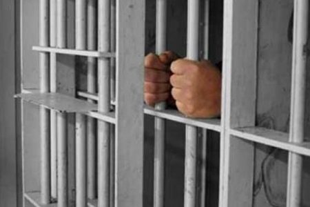 اسرائیلی زندانوں میں 8,800 فلسطینی پابند سلاسل: انسانی حقوق گروپ