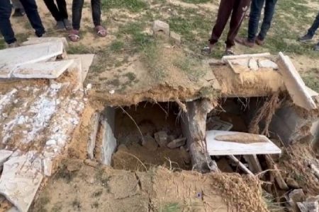 اسرائیلی فوجیوں کی گھناؤنی حرکت، غزہ میں فلسطینی شہیدوں کی قبریں کھودنے لگے