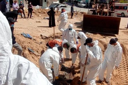 غزہ: ناصر ہسپتال میں 3 اجتماعی قبروں سے مزید 58 نئی لاشیں برآمد