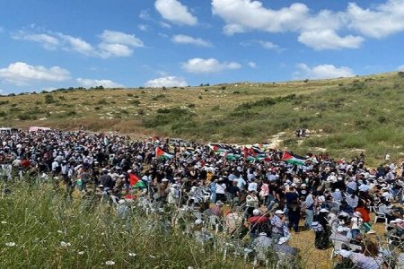 یوم نکبۃ کے موقع پر ہزاروں فلسطینی باشندوں کی ” واپسی مارچ ” میں شرکت