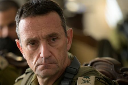 عرب جرنیل اسرائیلی جرنیل سے “دفاعی تعاون!” کی غرض سے ملاقاتیں کر رہے ہیں