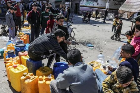 رفح میں اسرائیلی بمباری، کینیڈا واٹر ٹینک تباہ، شہرمیں پانی کا بحران