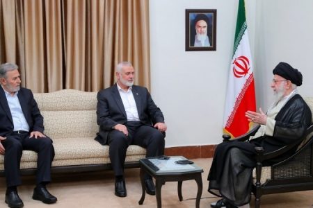 آج اسلام کا سب سے بلند پرچم ملت فلسطین اور غزہ کے عوام کے ہاتھ میں ہے: رہبر انقلاب اسلامی