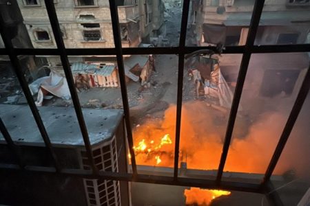 صہیونیوں کا تازہ ترین جرم؛ کمال عدوان ہسپتال کا طبی عملہ آگ میں جھلس گیا