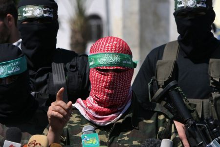 ابو عبیدہ: صیہونی دشمن کے قیدیوں کی رہائی تاحکم ثانی ملتوی کر دی گئی