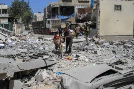 اسرائیل غزہ میں فلسطینیوں کو انسانی ڈھال کے طور پر استعمال کر رہا ہے: امریکی میڈیا
